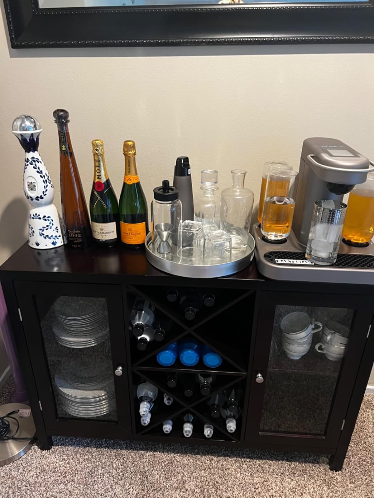 Review of Bartesian Cocktail Making Machine - Automatic Mixology Home Bar Cocktails Mixing Maker - Push Button Pre Mixed Drink Capsule Dispenser Shaker for Margarita, Old Fashioned, Martini, Daiquiri & More by shaina