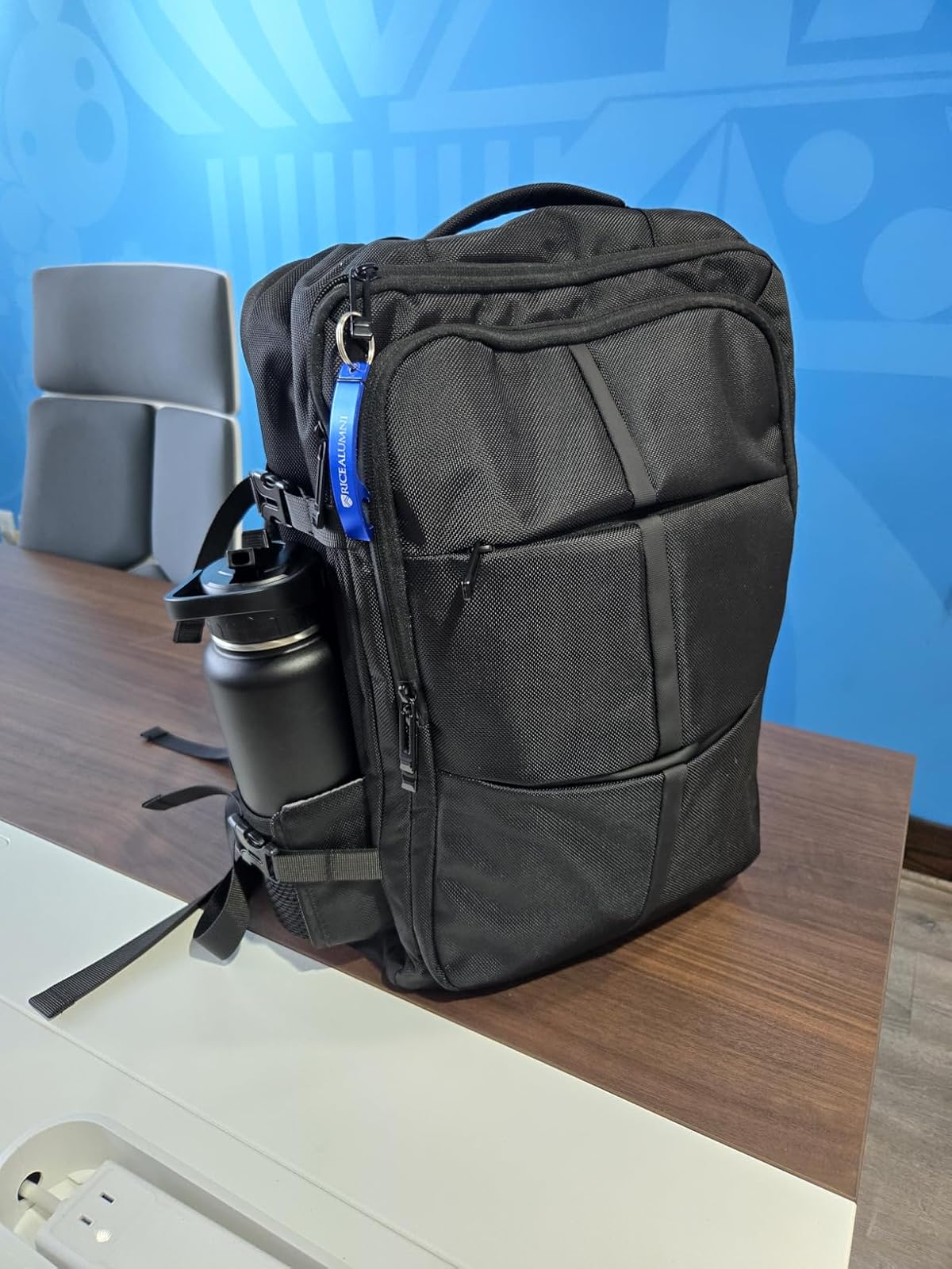 Review of Travel Inspira Airback Backpack for Travel, 60L Expandable Vacuum Backpack with Electric Vacuum Pump, Airplane Water Resistant and TSA Anti-Theft Vacuum Seal Compression Air-Seal Bag for Travel, Gray by Patrick Zhou